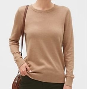 *NWT* Banana Republic Scallop Neck Sweater, M